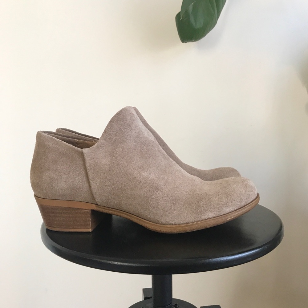 Lucky Brand Brett Beige Suede Zip Ankle Boot 8